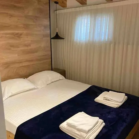 Lovely Loft 1-bedroom In The Heart Of 地拉那