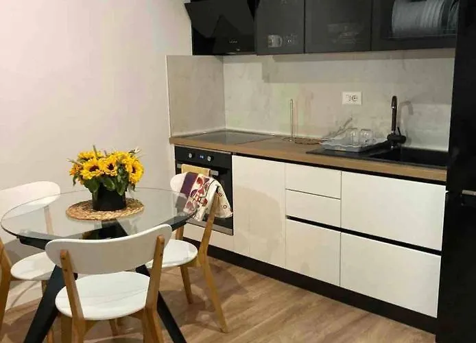 公寓 Lovely Loft 1-bedroom In The Heart Of *