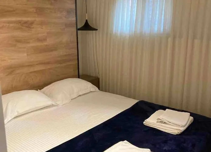 Lovely Loft 1-bedroom In The Heart Of 地拉那